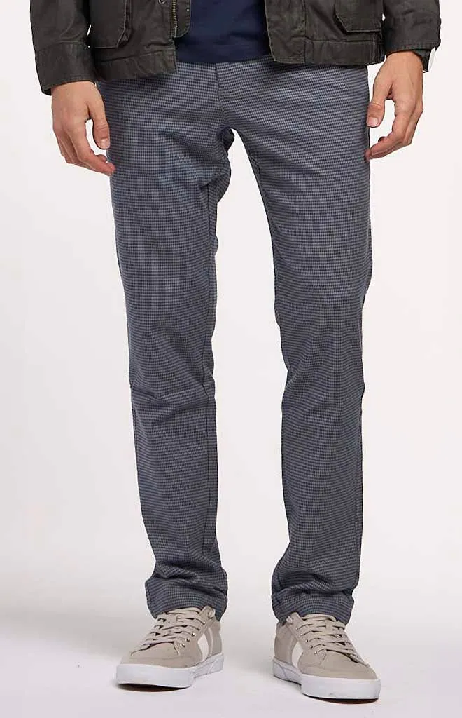 Ben Sherman Tonal Houndstooth Slim Flat Front Pant