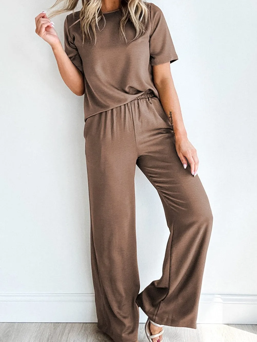 Casual Comfort: Two-Piece Set for Everyday Wear