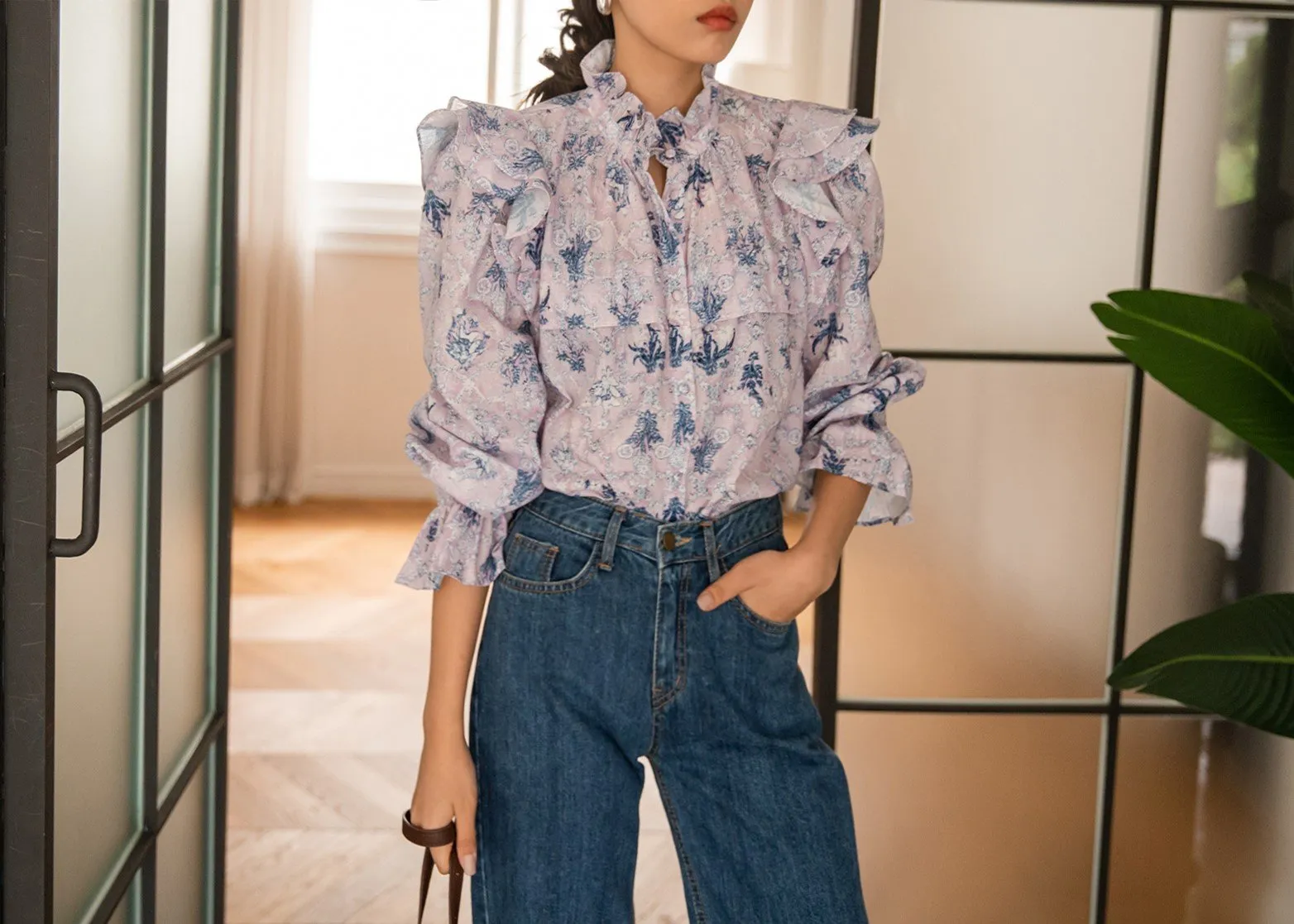 FLORAL BLOUSE FLARE CUFF