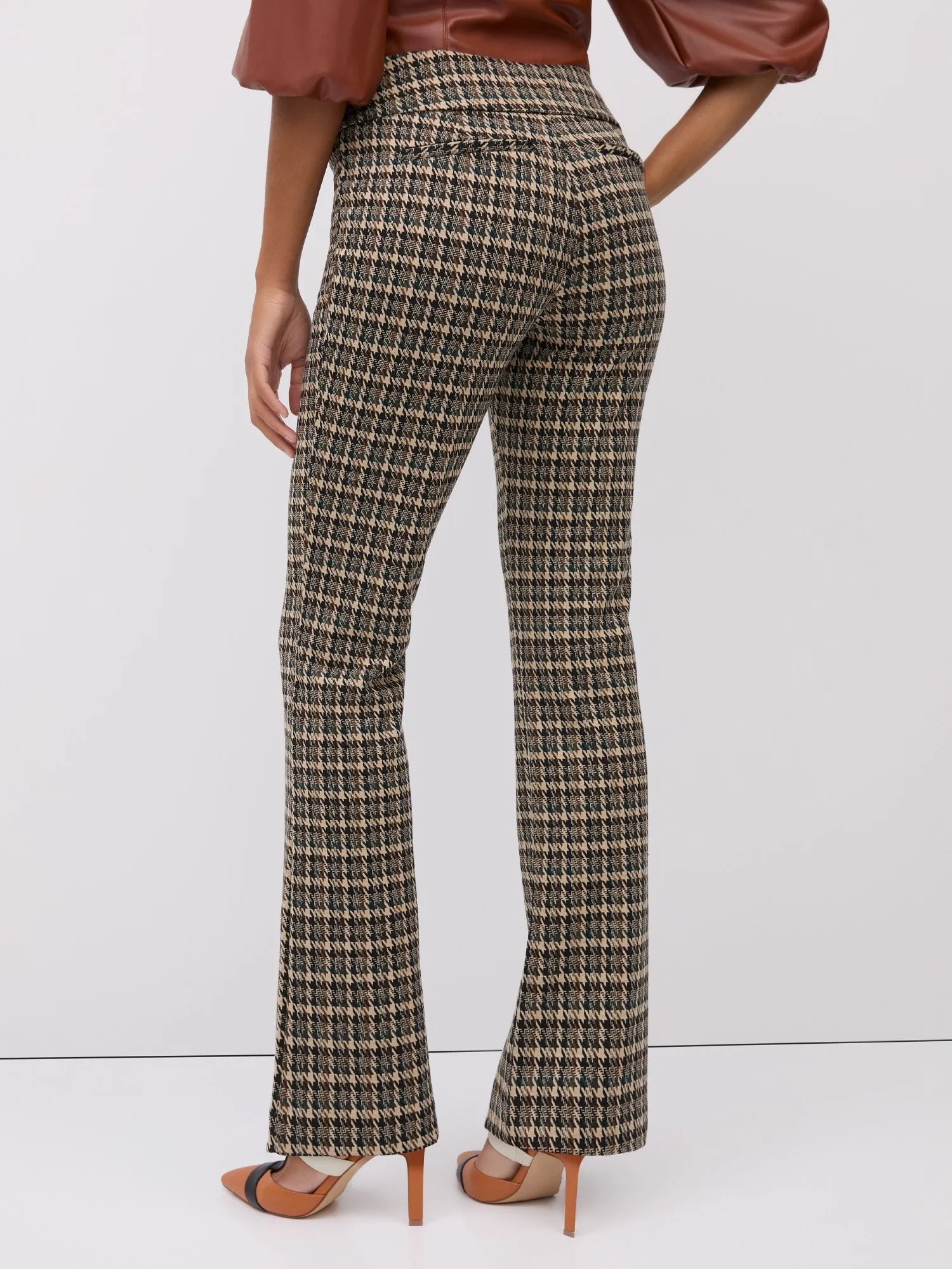 Petite Pull-On Mid-Rise Houndstooth Bootcut Ponte Pant - Superflex